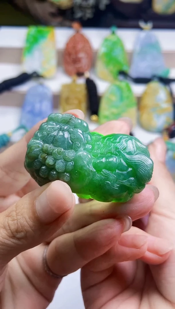 颈饰未镶嵌翡翠翡翠A货