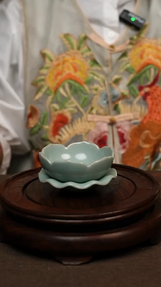 瓷片仿古天青莲花茶漏 微瑕 不带礼盒