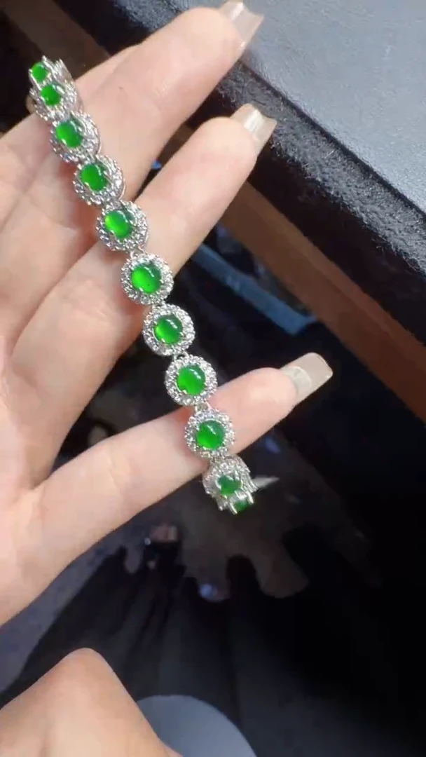 未镶嵌定制翡翠翡翠A货有轻微色差属于正常现象，手链多样性发货1