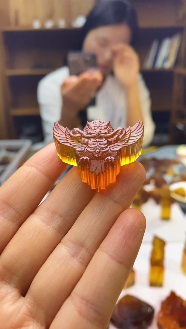 琥珀颈饰未镶嵌SN63-165（黄财神）