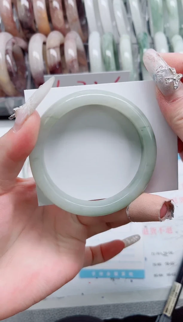 【闪购商品】石英质玉手镯未镶嵌A99-58.4