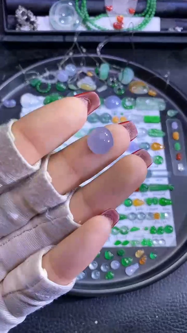 未镶嵌挂件翡翠蛋面