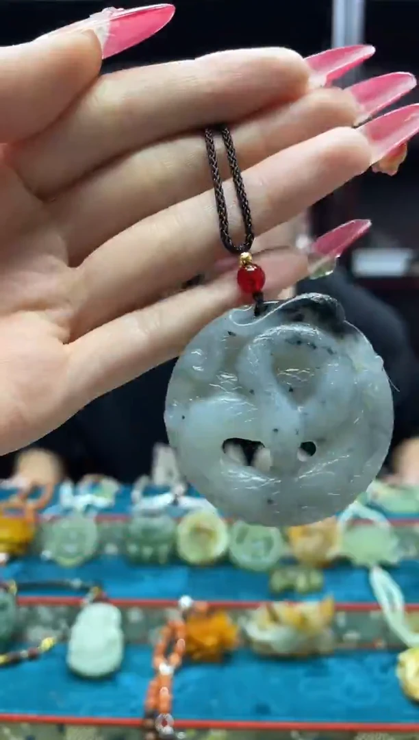 未镶嵌岫玉吊坠·