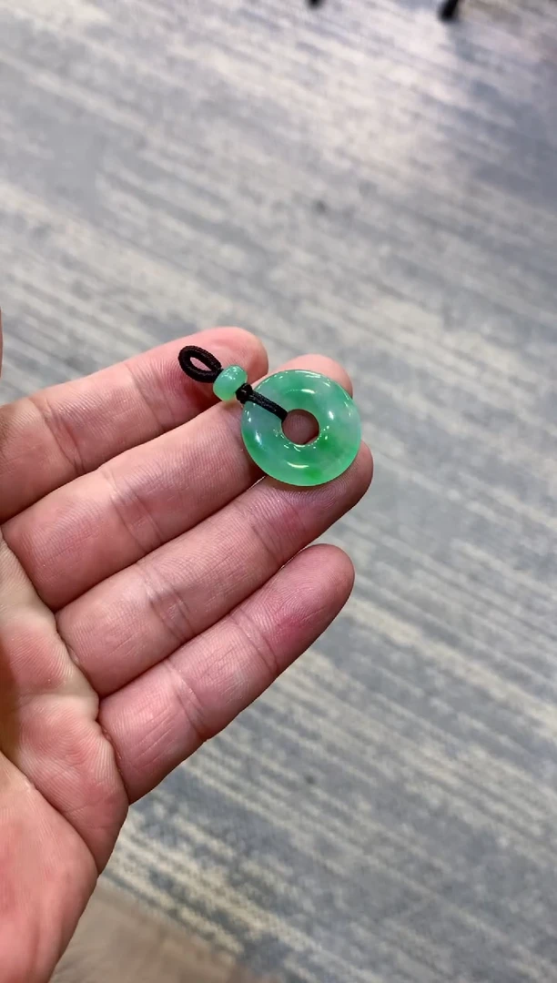 颈饰未镶嵌翡翠天然A货翡翠