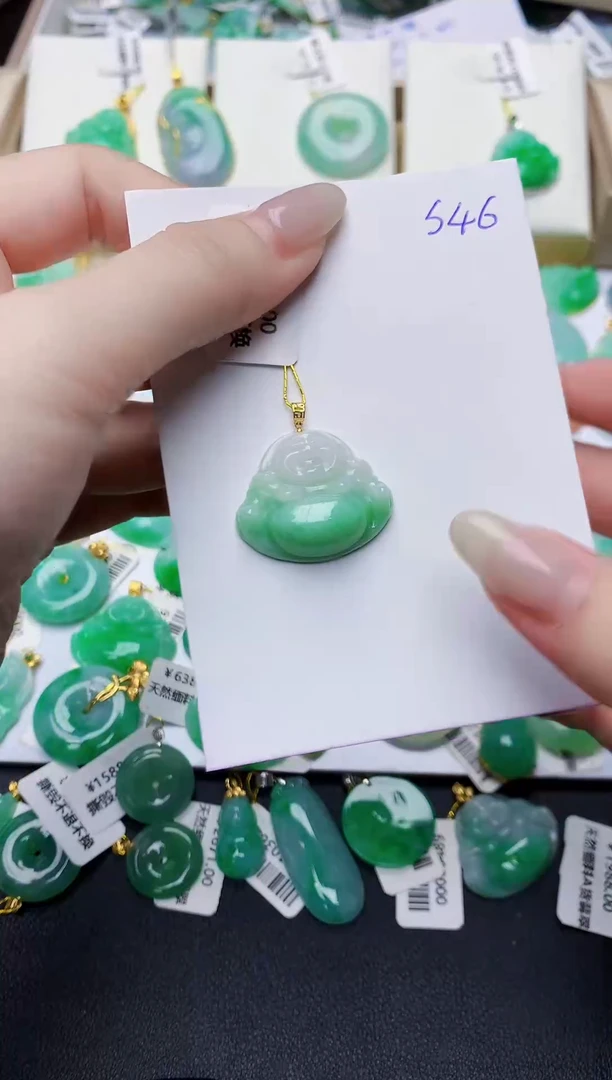 翡翠18K金镶嵌颈饰0000000000