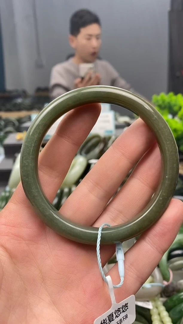 未镶嵌手镯和田玉62.9