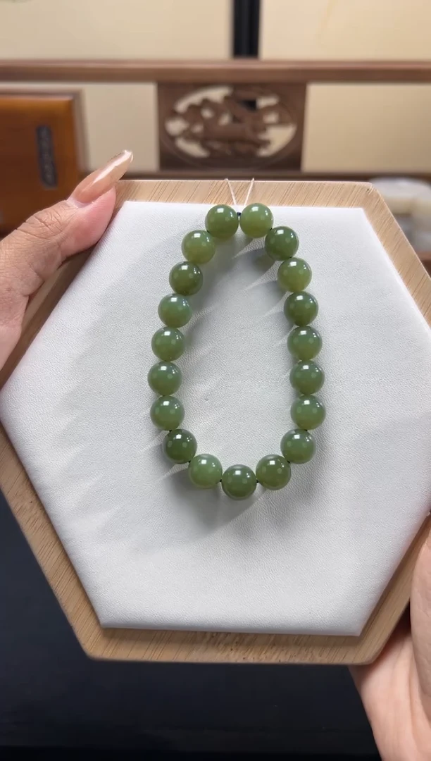未镶嵌手串和田玉卡10