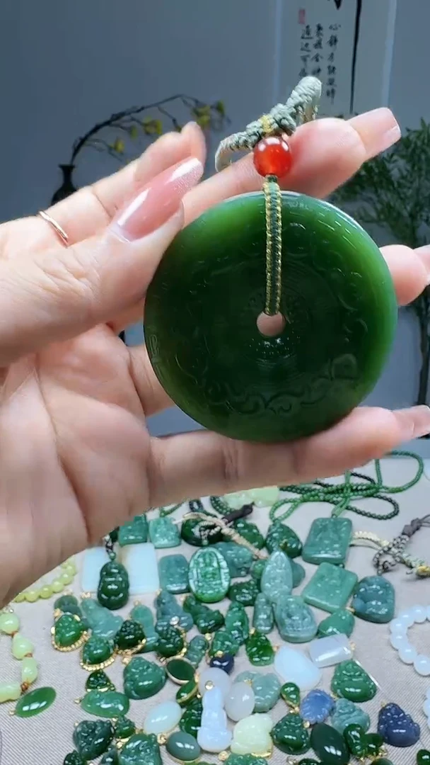 未镶嵌和田玉挂件1