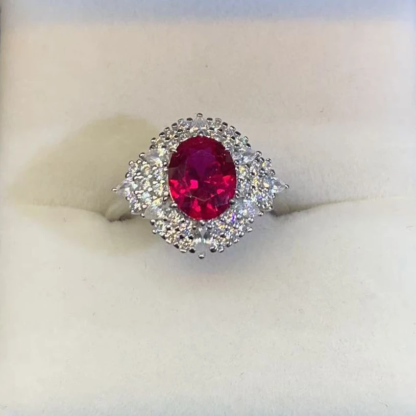 【Vivia】甄选 永恒之心红椭圆戒指2.0CT