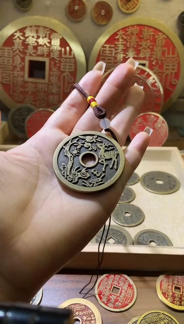 铜小鹿吃桃当代翻砂工艺品+手把绳