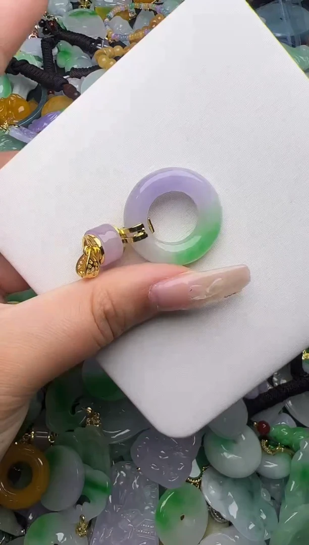 翡翠未镶嵌颈饰天然缅甸翡翠吊坠