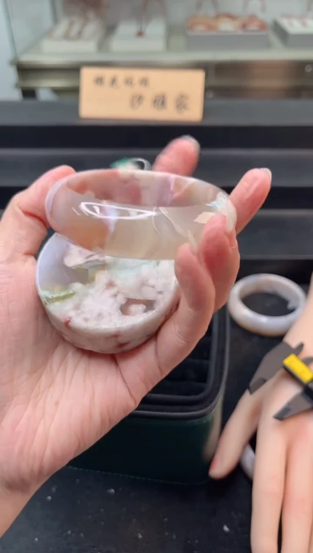 未镶嵌手镯石英质玉蜘**️圈口（赠品镯心）