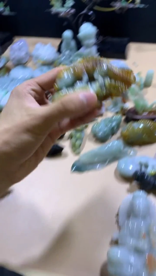 未镶嵌挂件翡翠猫*翡翠摆件