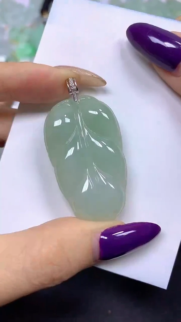 颈饰未镶嵌翡翠