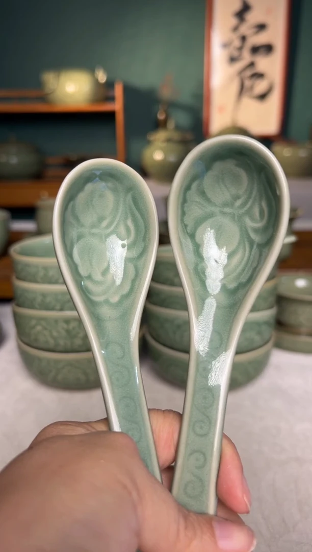 其他耀州窑青釉牡丹纹瓷勺2只