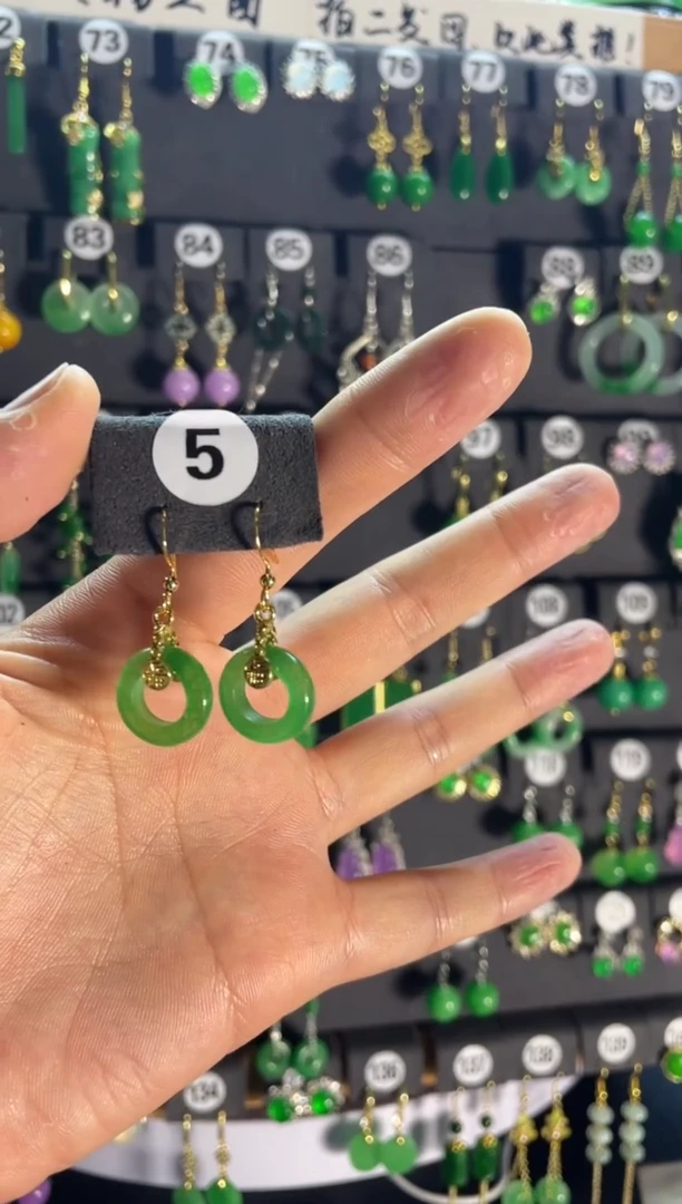 【闪购商品】翡翠耳饰银S925镶嵌5...