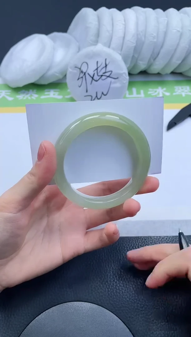 【闪购商品】石英质玉手镯未镶嵌A132-56+