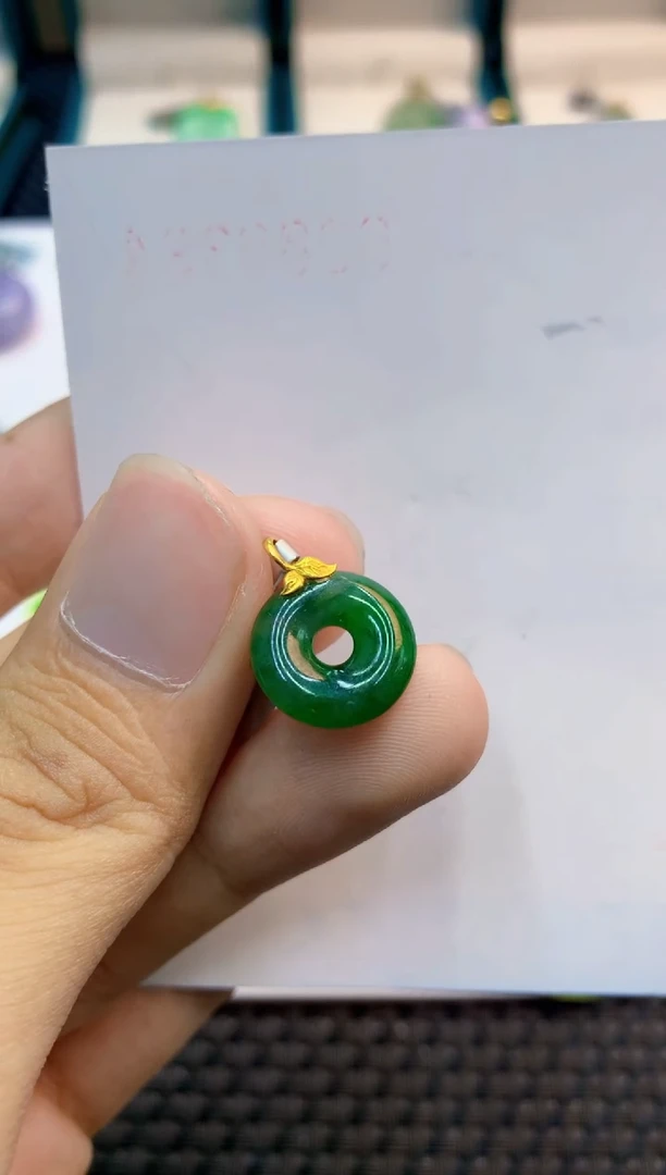 翡翠18K金镶嵌吊坠(不含链)1