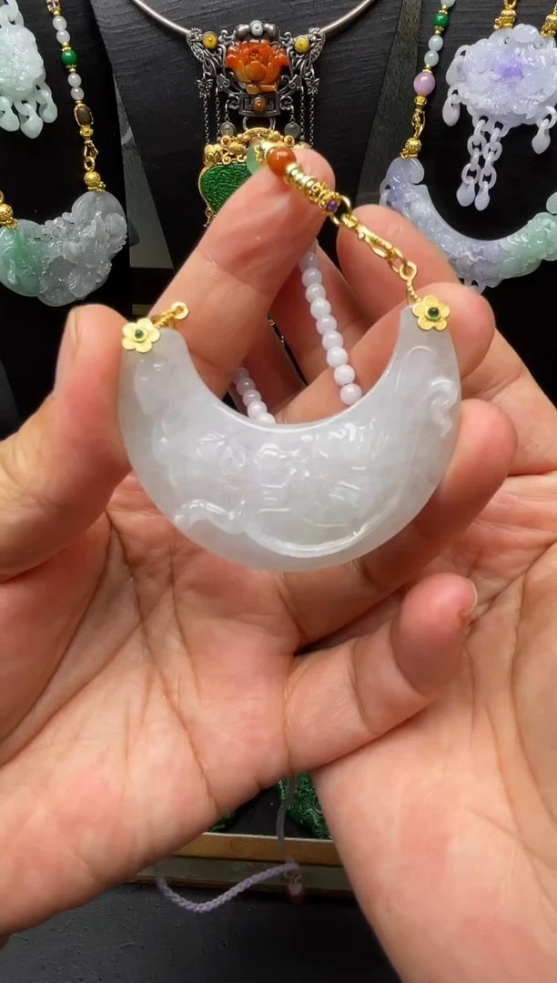 颈饰未镶嵌翡翠吊坠