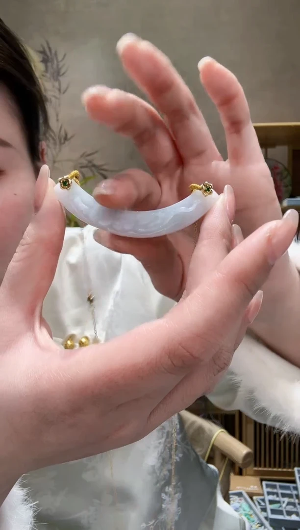 【闪购商品】翡翠颈饰未镶嵌吊坠