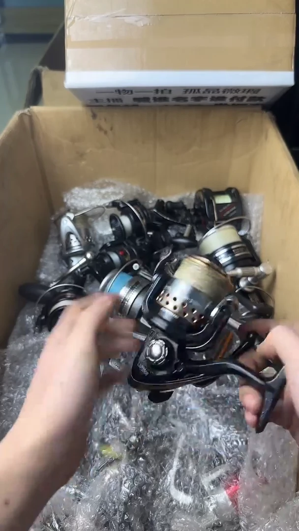 佛****3微瑕钓鱼轮，直播间讲解为准，看清楚再拍，如有拆卸不退换