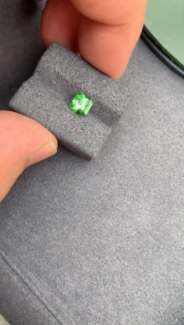 【闪购商品】石榴石（沙弗莱）裸石未镶嵌1ct沙弗莱