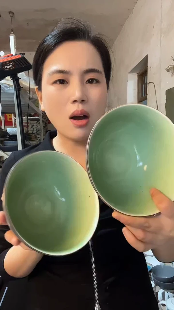 瓷片瑕疵款 2个6英寸碗 介意勿拍