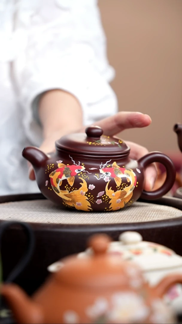 茶壶紫砂紫脂泥仿古泥绘双鱼