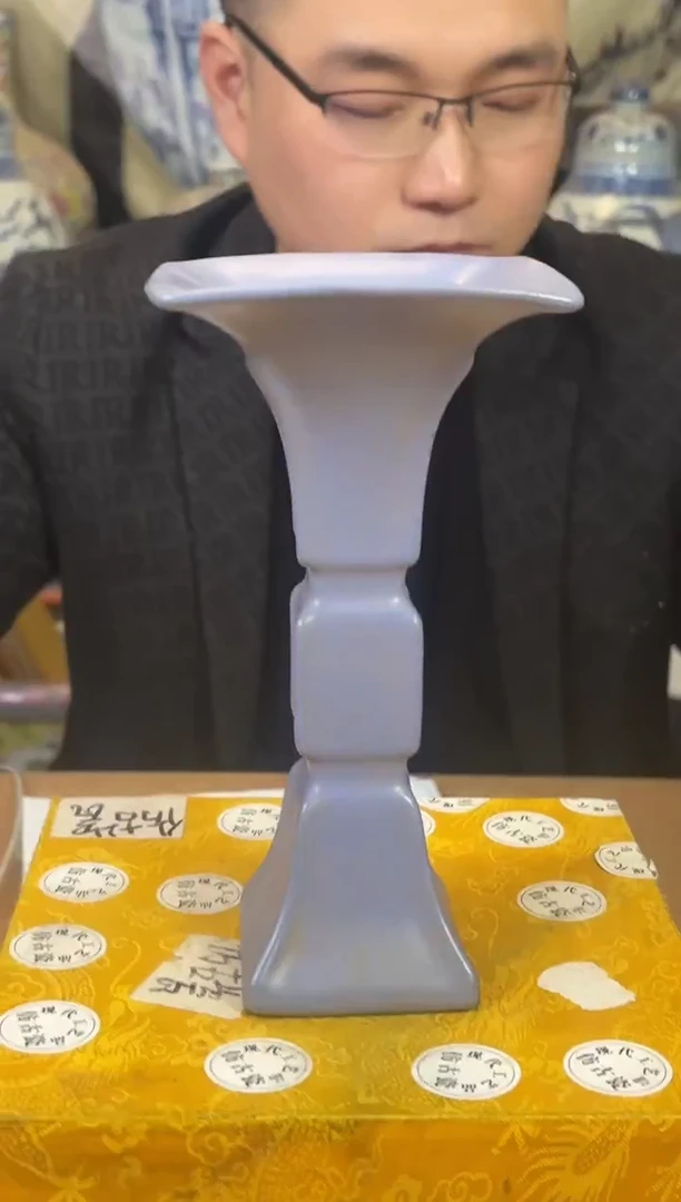 摆件陶瓷现代艺术品Y370