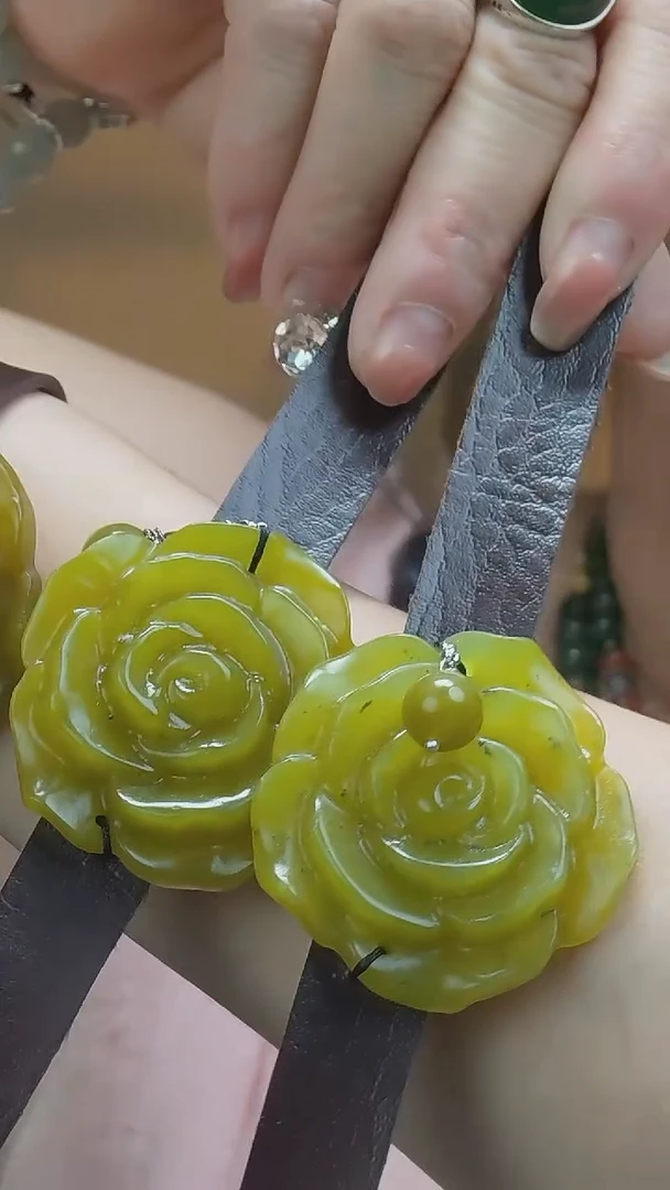 未镶嵌蛇纹石玉手绳花