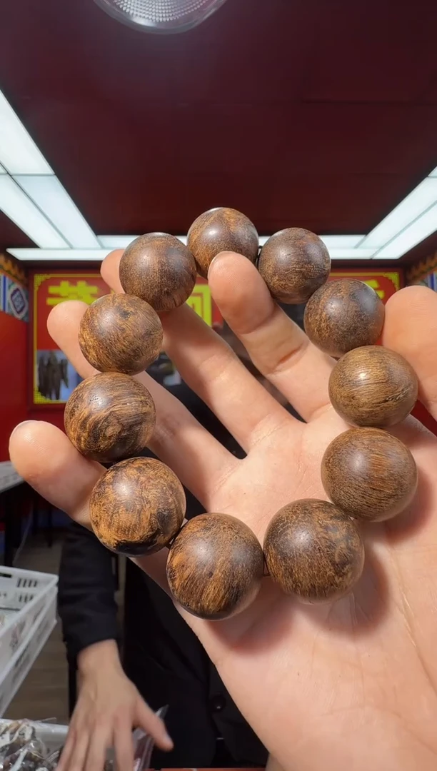 沉香手串春*e142越南红土多样性发一