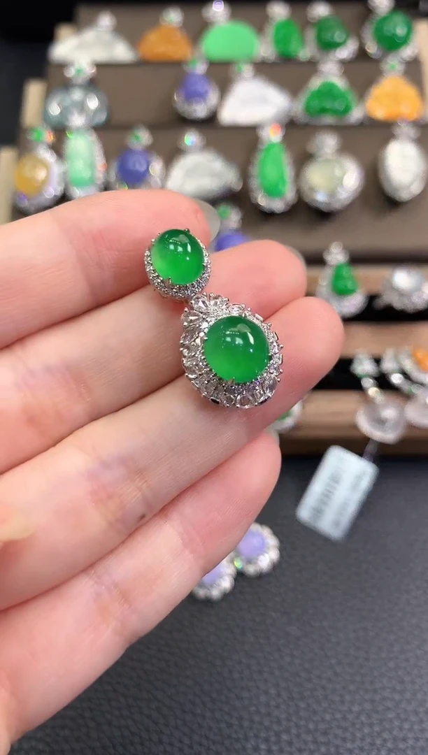 翡翠18K金镶嵌吊坠(不含链)春日珠宝 D25