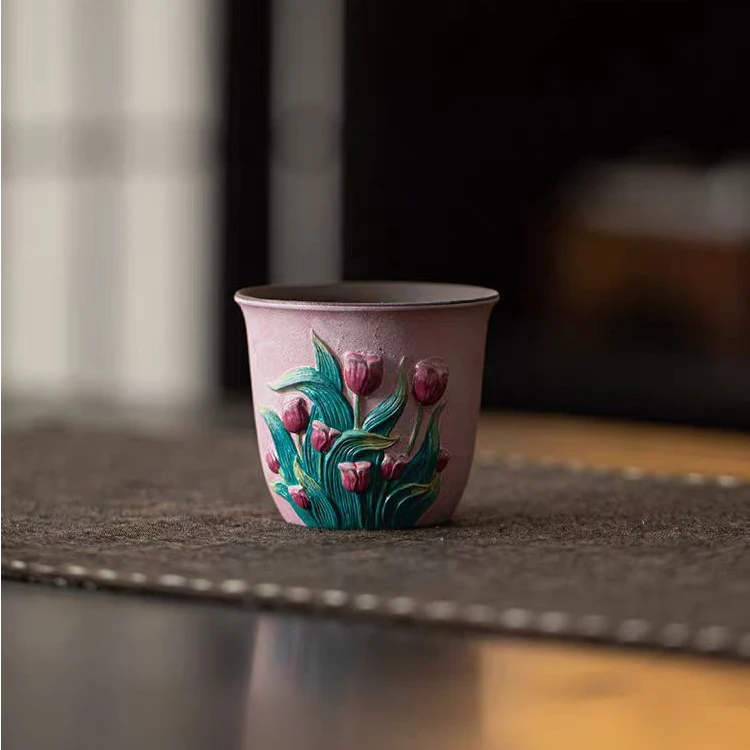 顶先 老岩泥白泥釉手绘郁金香和风主人杯 A13051