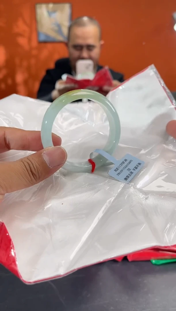 未镶嵌手镯翡翠翡翠手镯