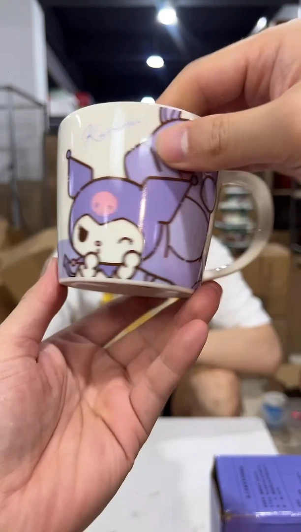 瓷片库洛米刻度马克杯