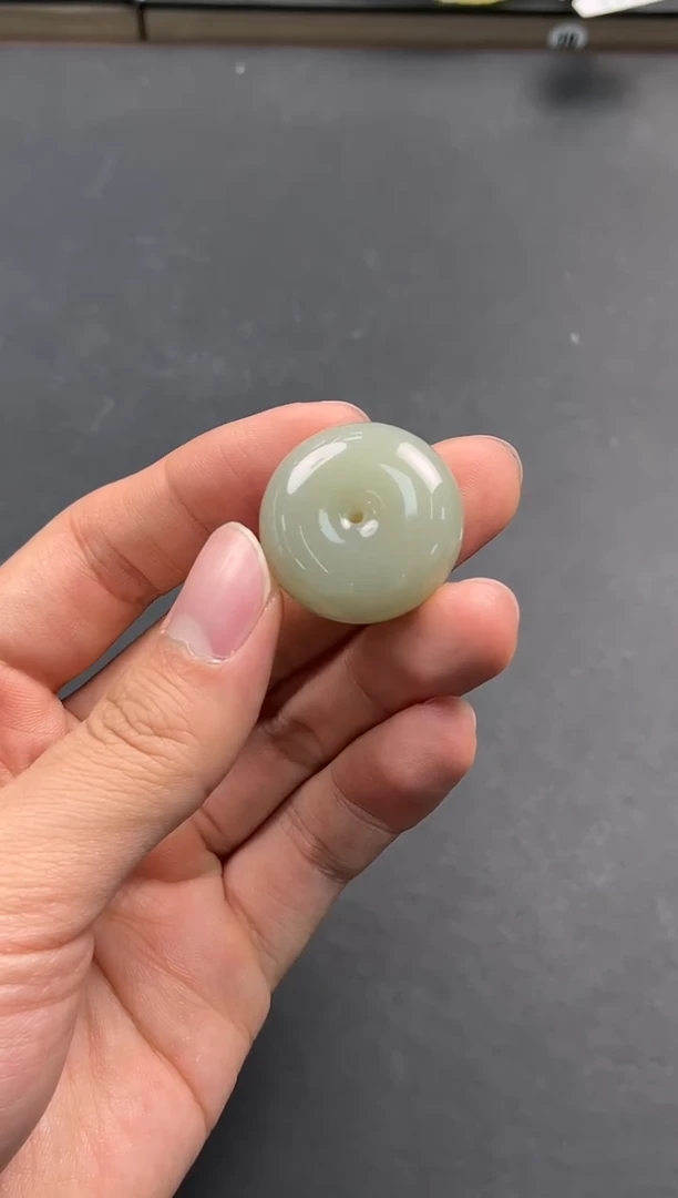 未镶嵌手串和田玉且末青白平安扣微色差