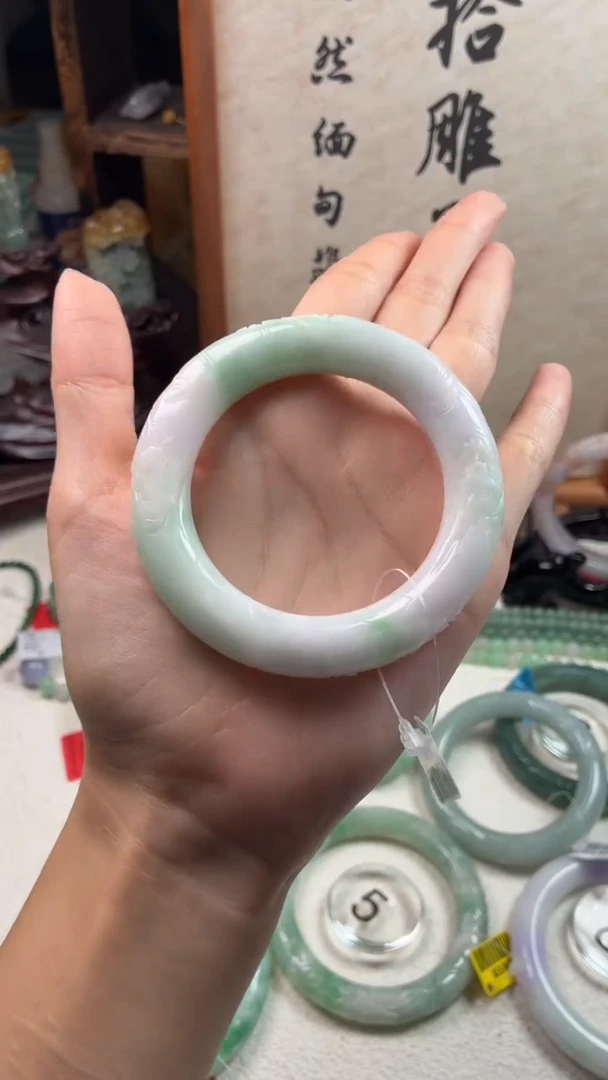 未镶嵌手镯翡翠颜*翡翠手镯52