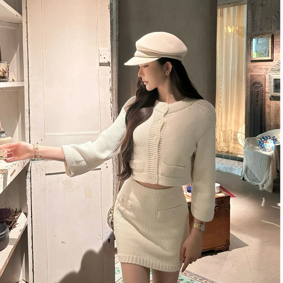 小香风针织套装女早秋装法式气质高智感米白短外套上衣半裙两件套