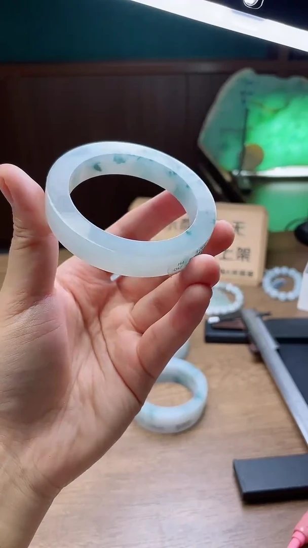 定制翡翠手镯未镶嵌静*定制