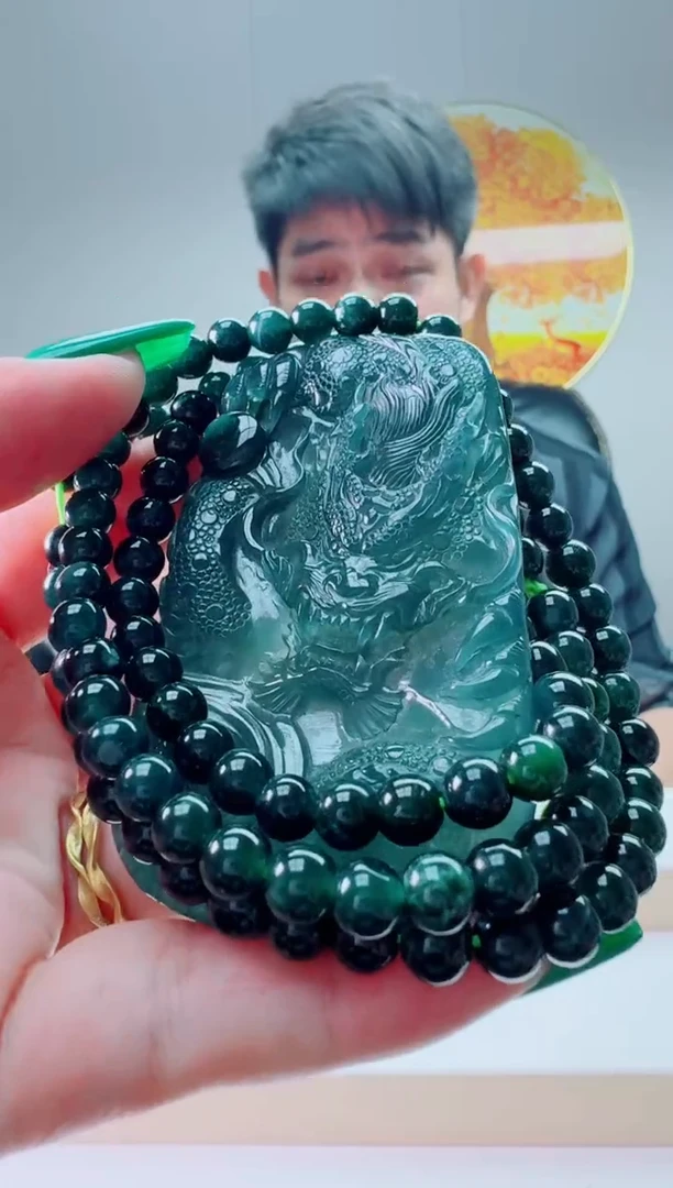 翡翠未镶嵌颈饰111111111111