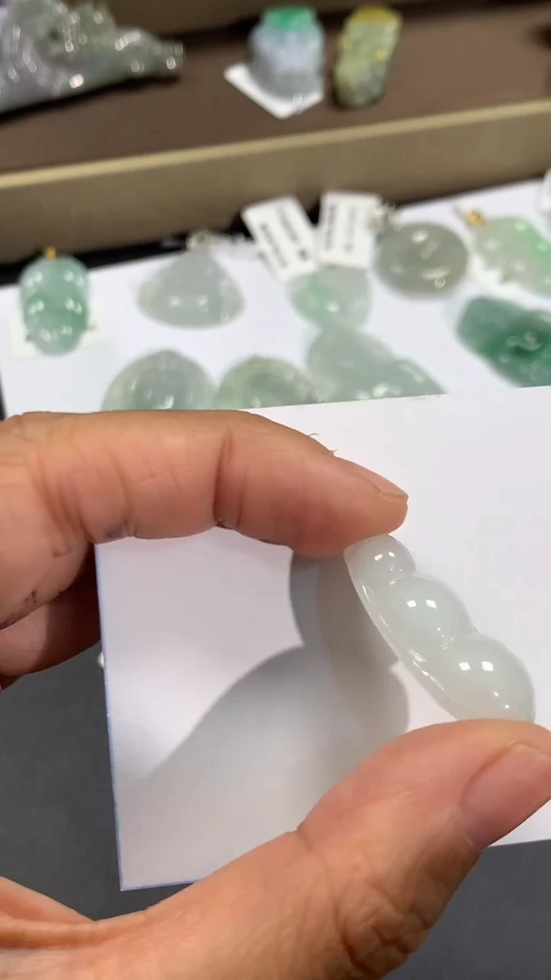 颈饰未镶嵌翡翠1