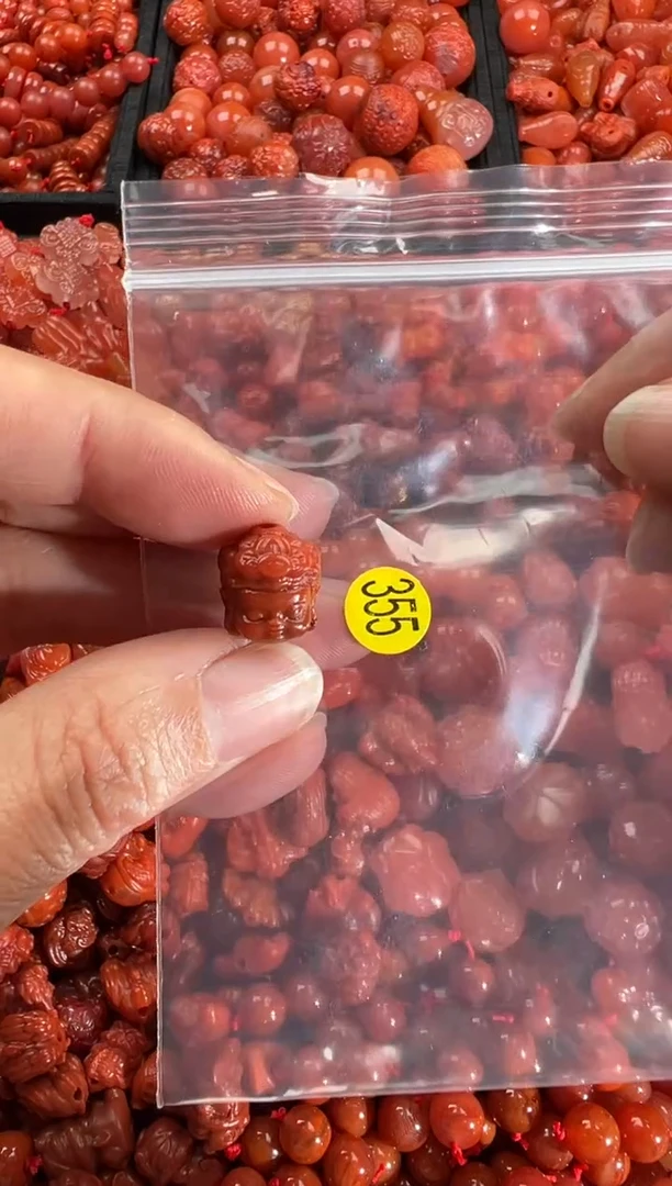 【闪购商品】南红玛瑙颈饰未镶嵌1