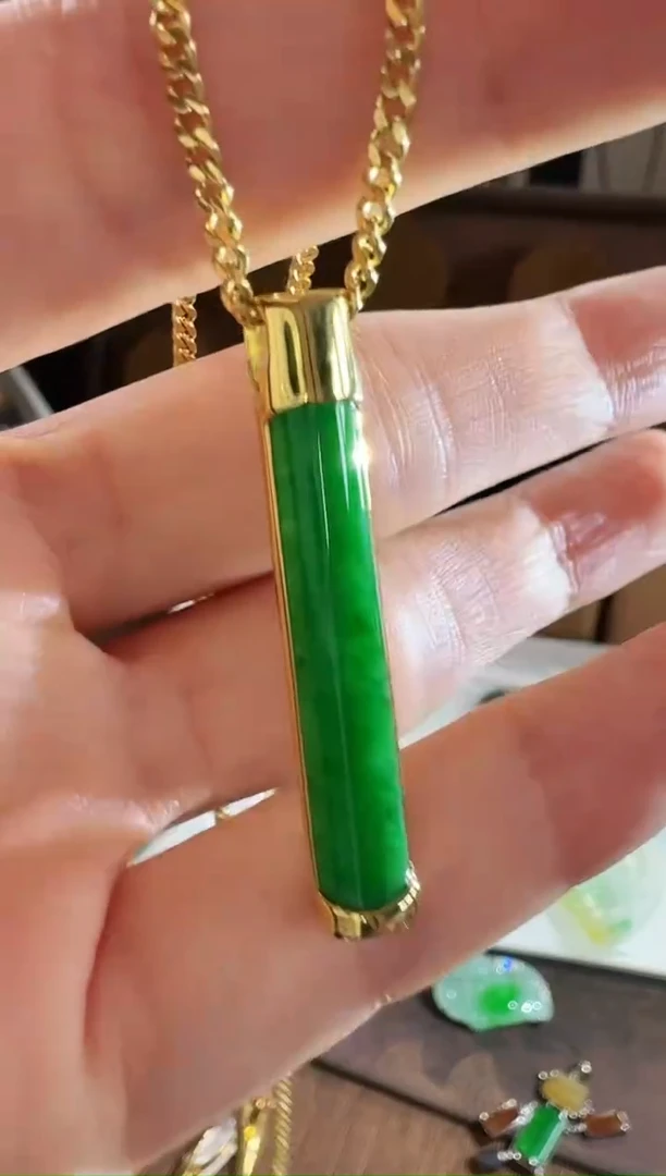 吊坠(不含链)18K金镶嵌翡翠吊坠