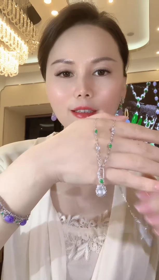 套链18K金镶嵌翡翠D119