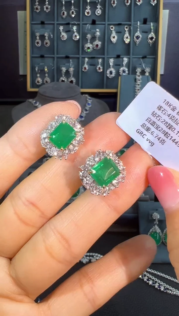 【闪购商品】祖母绿耳钉18K金镶嵌耳钉