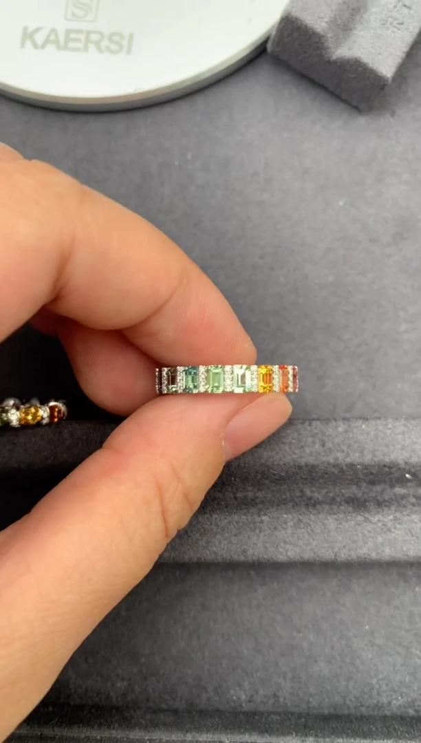 戒指彩色蓝宝石18K金镶嵌4.4ct彩蓝宝  定制  GH