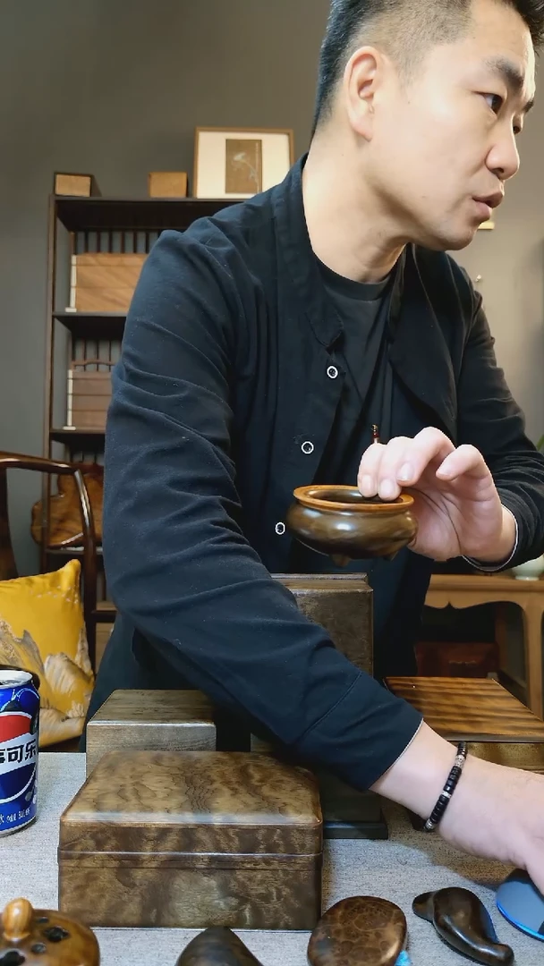 金丝楠盏**境金丝楠木香炉摆件