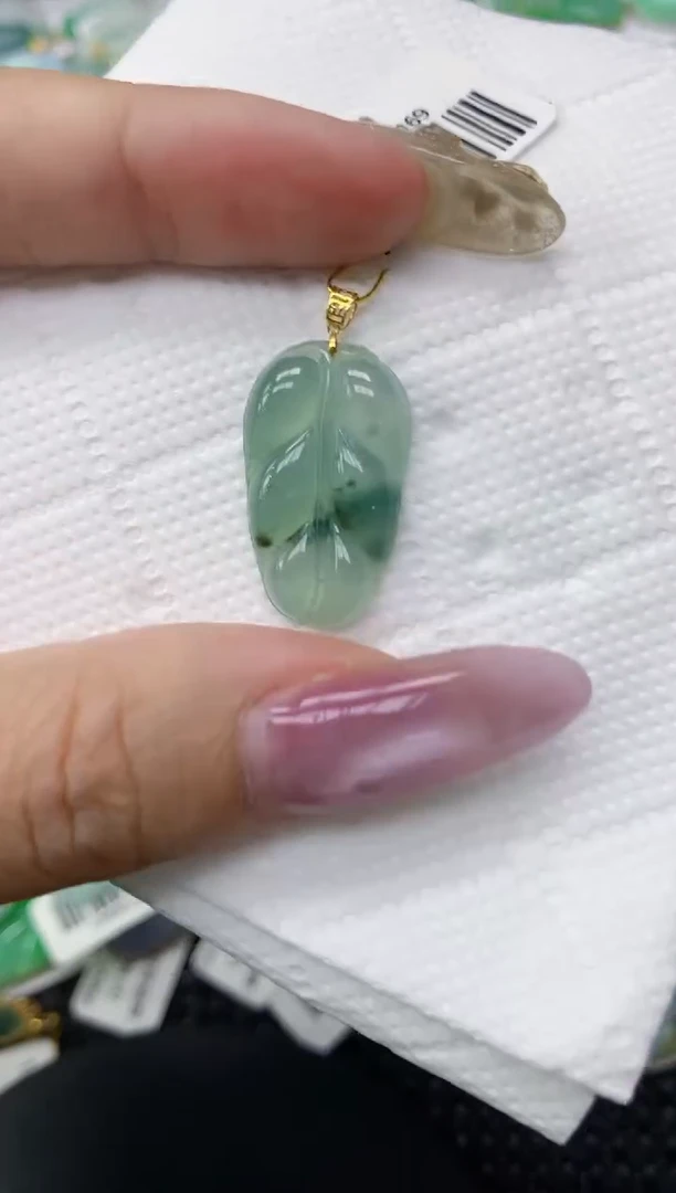 翡翠18K金镶嵌颈饰1111111111