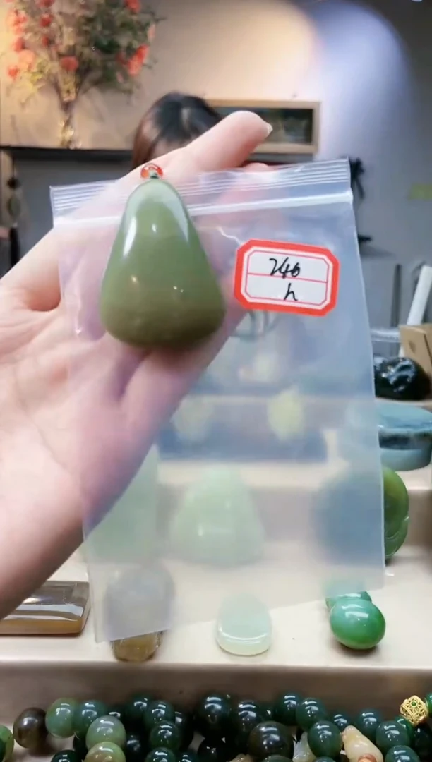 未镶嵌和田玉挂件1