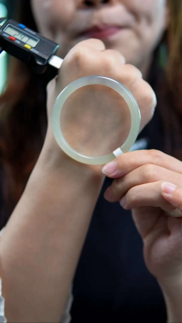 【闪购商品】和田玉手镯未镶嵌54-55晴紫